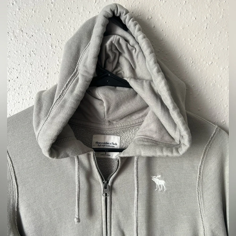 Abercrombie & Fitch Women's size S
Full Zip Hoodie Soft Collection Pullover - Picture 4 of 8